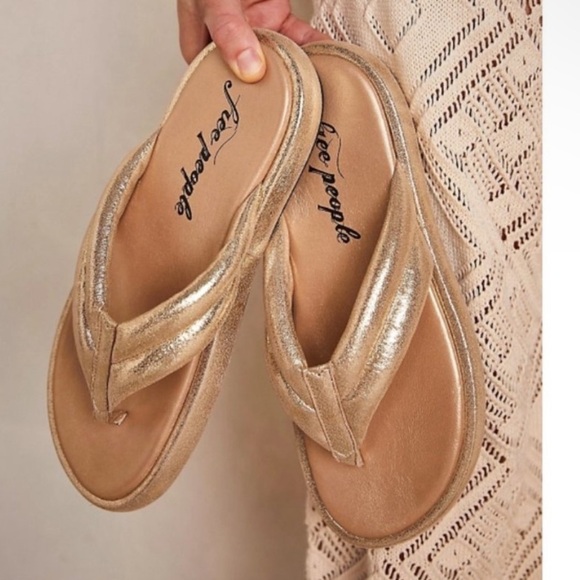Free People Wonderland Gold Metallic Thong Sandal - Picture 1 of 7
